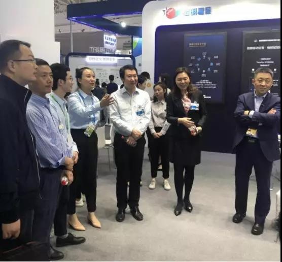 科学技术部高新技术及产业化司副司长曹国英莅临威廉希尔500欧洲指数展台