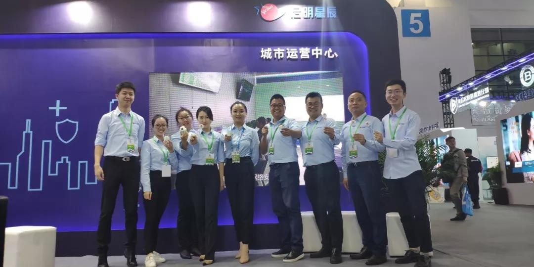 集美貌和才华于一体的威廉希尔500欧洲指数小伙伴们